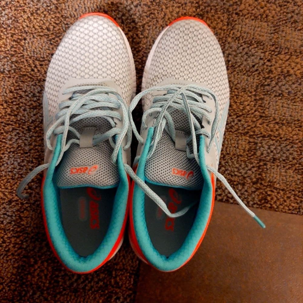 A pair of ASICS ortholite gym shoes!!!